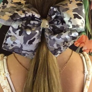 Limited edition camo JoJo Siwa bow